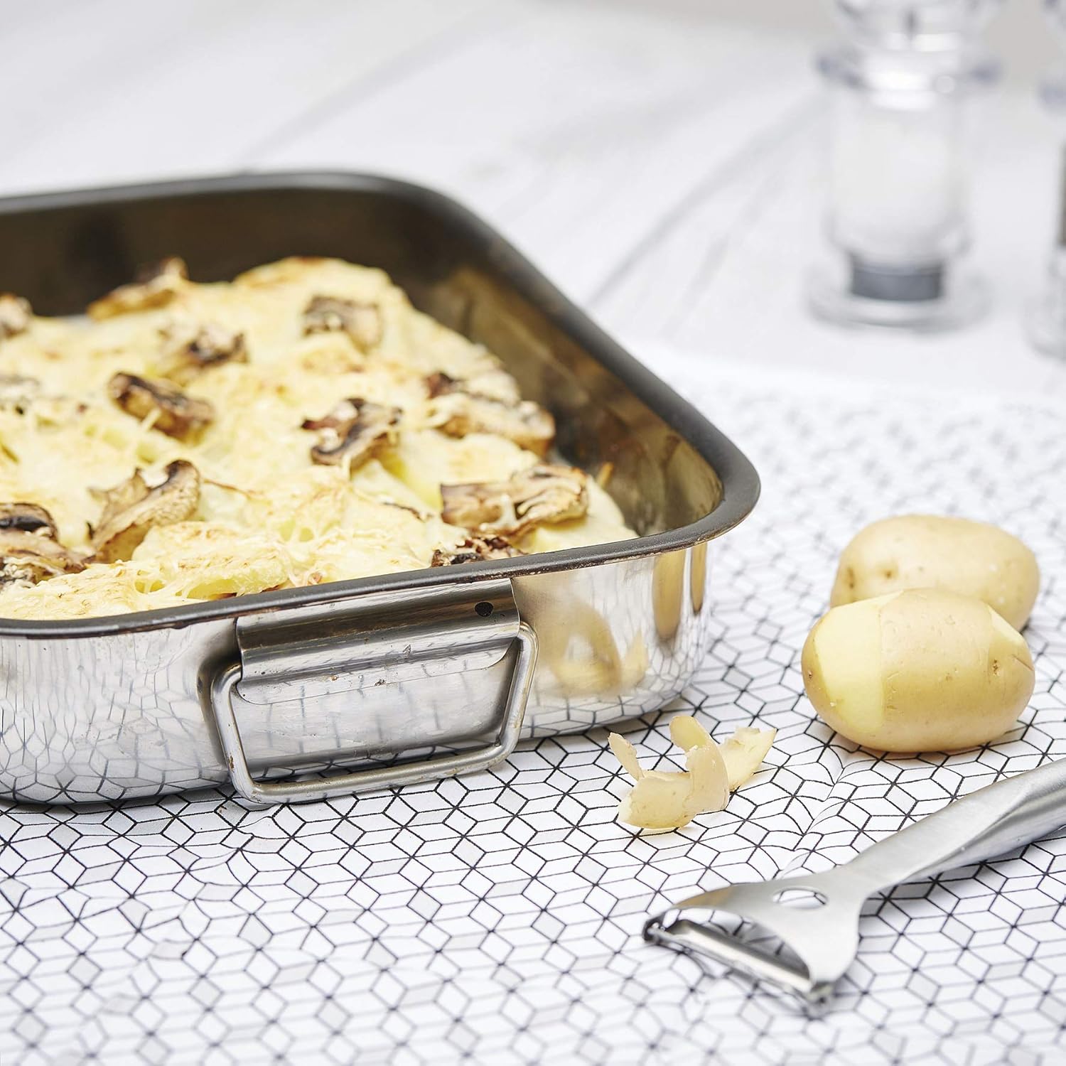 Crealys - plat inoxydable - 27,5x20,5x6 cm - résistant et pratique - 500536