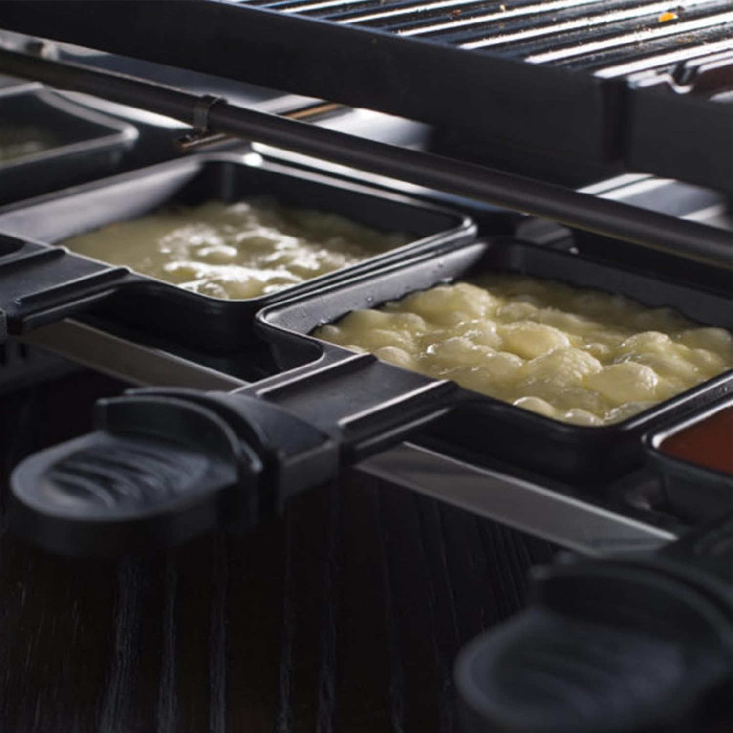 Poêlon raclette triangulaire - 8 pièces, antiadhésif, spatules incluses, noir