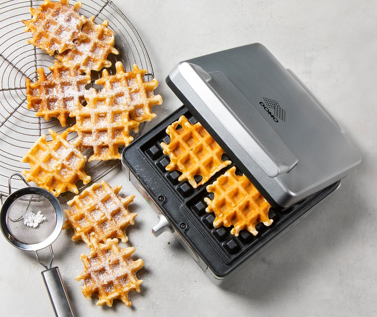 DOMO - Gaufrier série DO9047W - 4x7 gaufres - Inox, 1400W, DO9047W