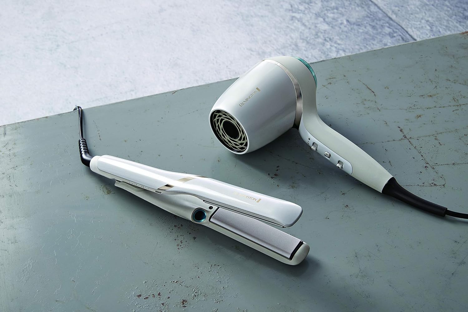 Remington - sèche-cheveux Hydraluxe Pro - 2400W - moteur numérique, capteur chaleur, 3 accessoires, EC9001