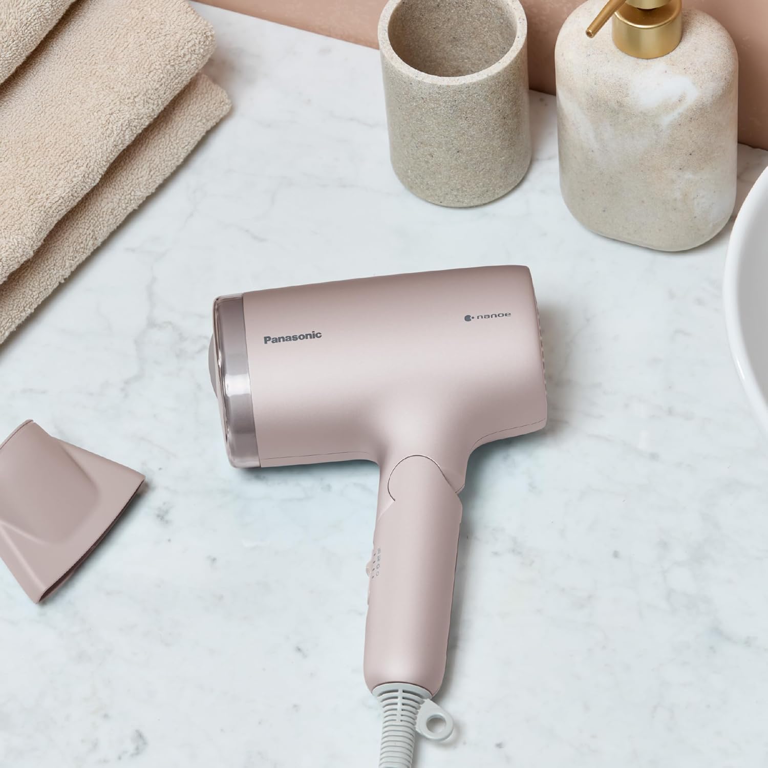 Panasonic - Sèche-Cheveux Nanoe, pliable, 1600W, séchage rapide, accessoire concentrateur, rose clair - EH-NA7M-P825